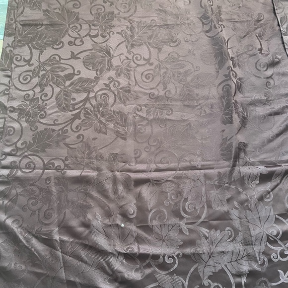 Thanksgiving or Fall Holiday Table Linens - Picture 2 of 3